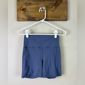 Vuori Studio Pocket Shorts Size Small Yoga Workout Gym Active Soft & Breathable